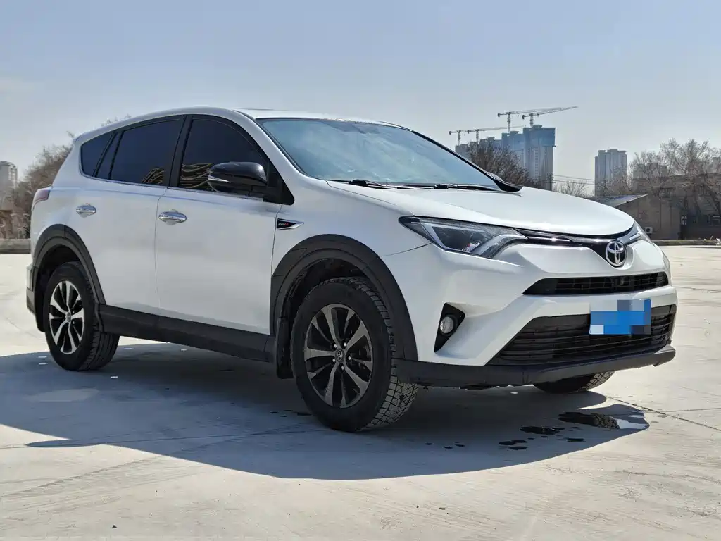 RAV4 Rongfang 2018 2.0L CVT two-wheel drive fashion X version купить на сайте DeffCars
