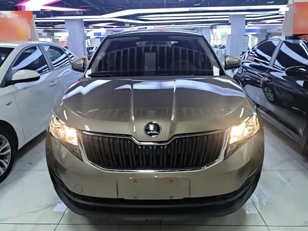 Komic 2020 1.5L automatic standard version купить на сайте DeffCars