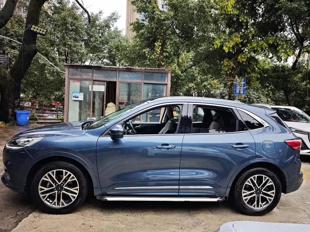 Ruiji 2020 EcoBoost 245 four-wheel drive premium model купить на сайте DeffCars