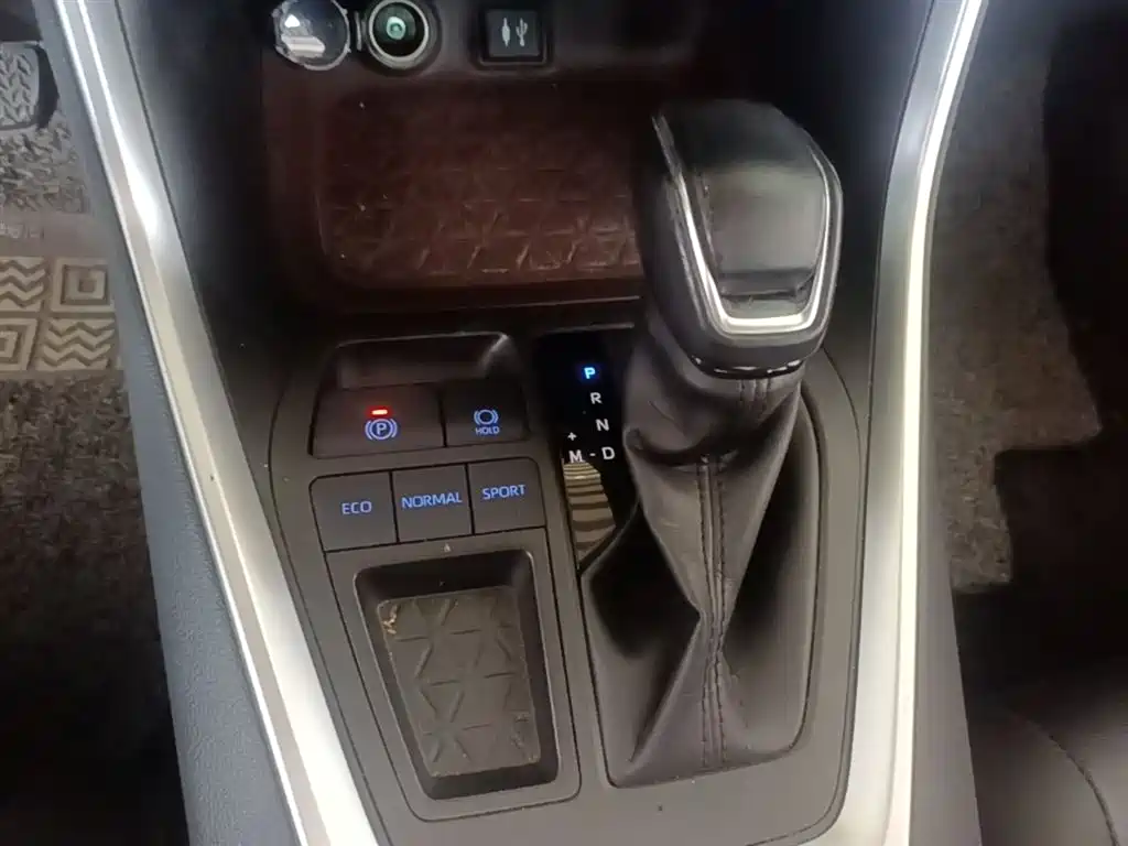 RAV4 Rongfang 2020 2.0L CVT two-wheel drive premium version купить на сайте DeffCars