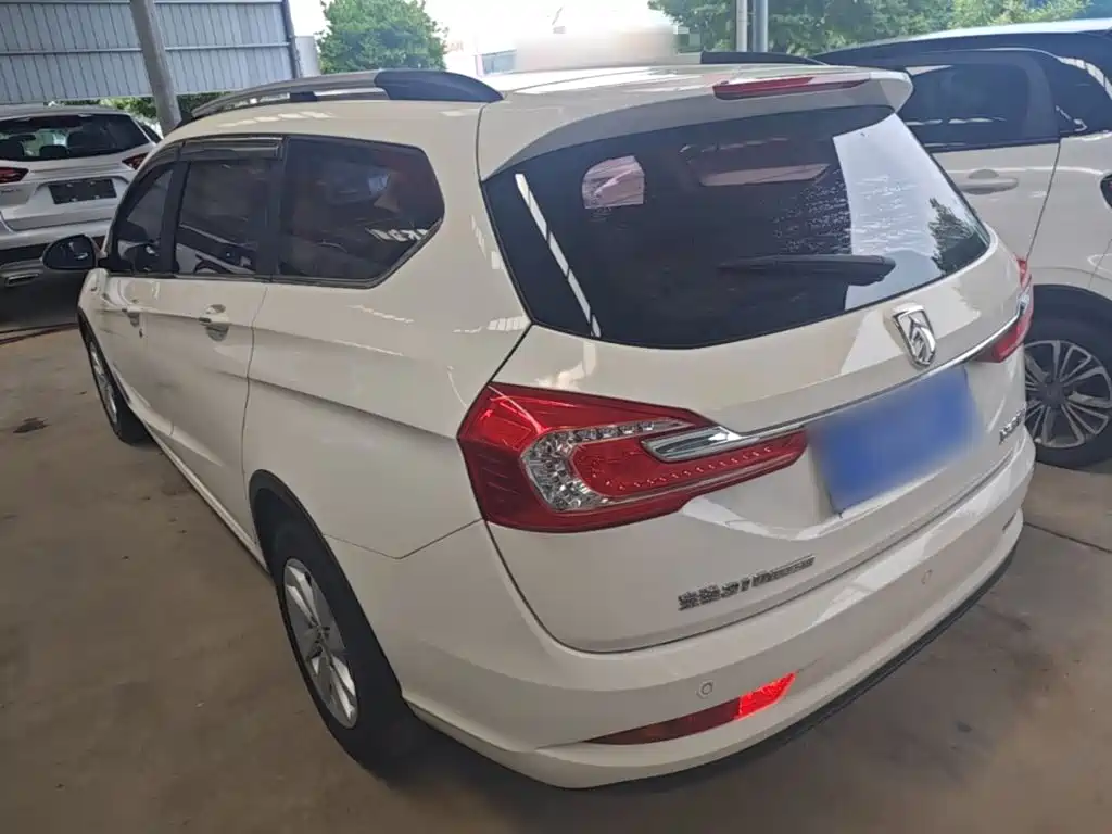 Baojun 310W 2017 1.5L manual fashion model National V купить на сайте DeffCars