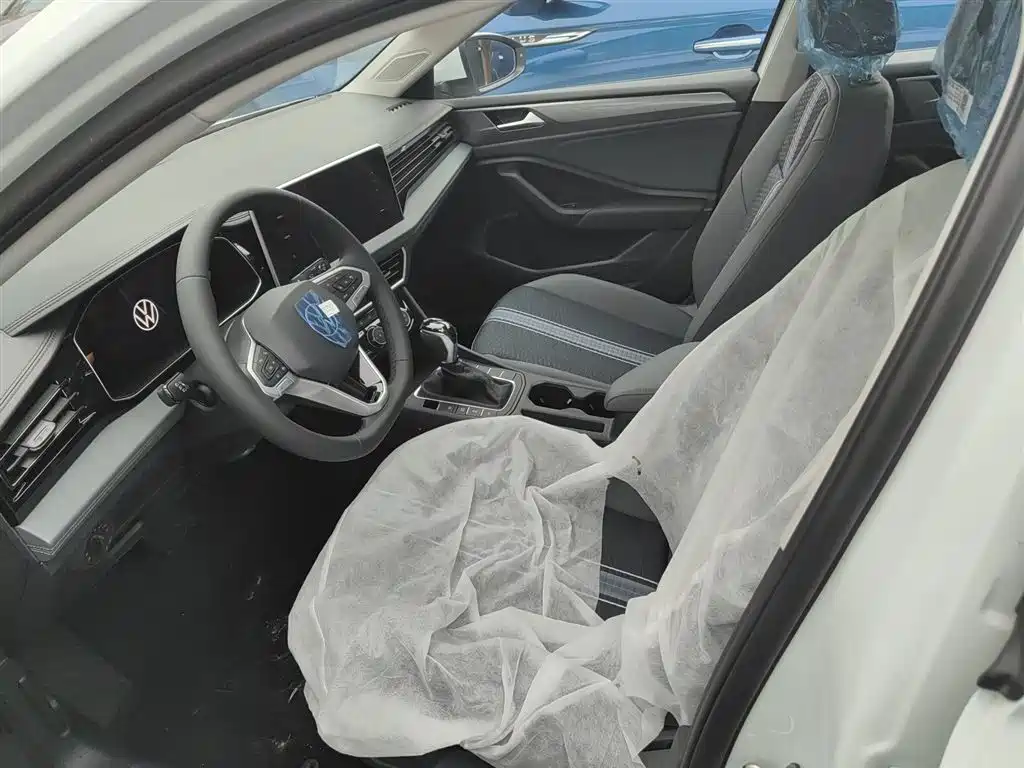 Sagitar 2025 facelift 200TSI DSG flyover version купить на сайте DeffCars