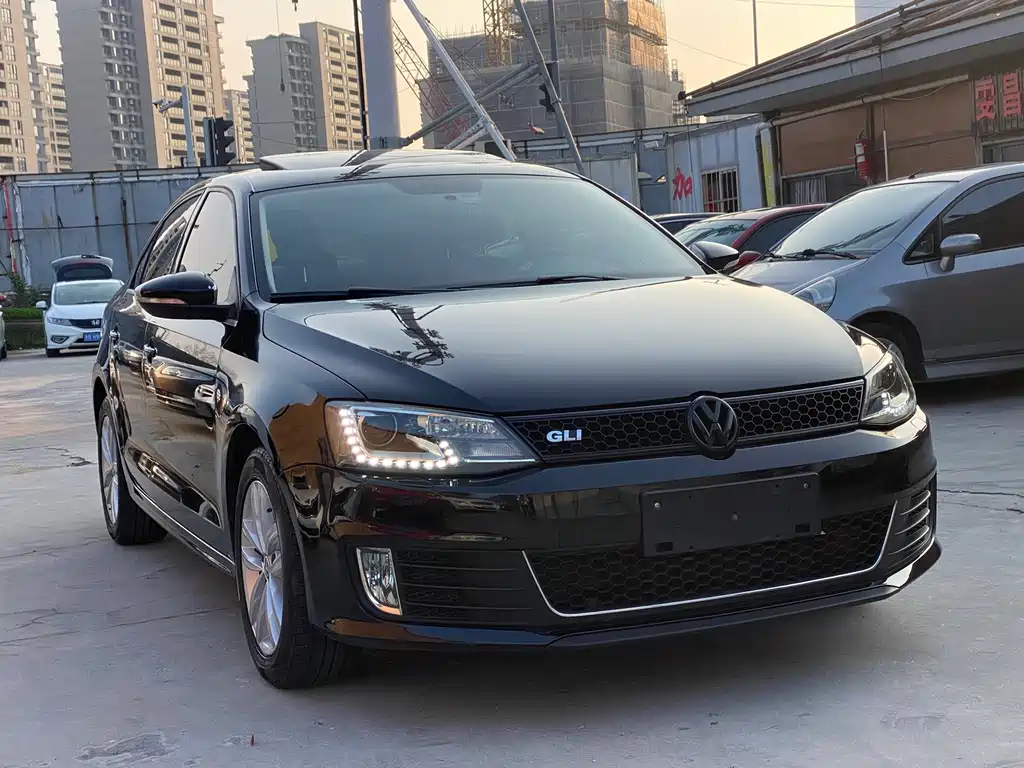 Sagitar 2012 1.4TSI manual luxury model купить на сайте DeffCars