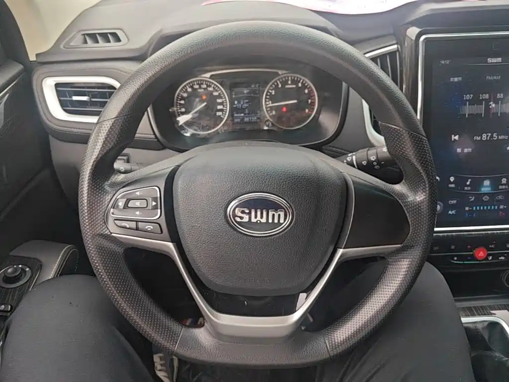 SWM X7 2020 2.0L manual comfort version 7 seats купить на сайте DeffCars