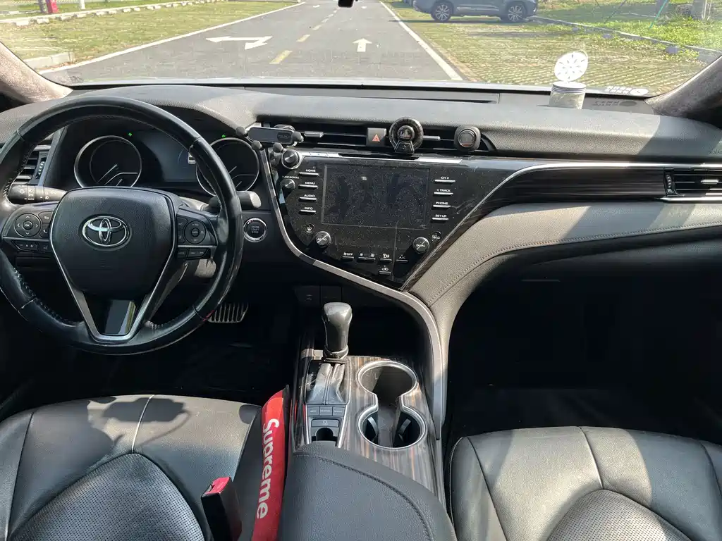 Camry 2018 2.5G Deluxe Edition купить на сайте DeffCars