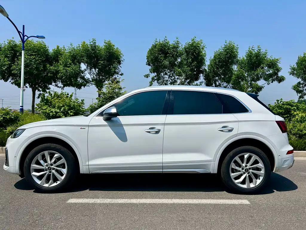 Audi Q5L 2021 40 TFSI luxury and dynamic model купить на сайте DeffCars