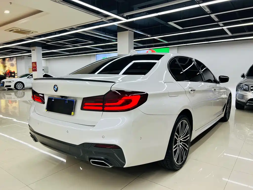 BMW 5 Series 2018 530Li Exclusive M Sports Package купить на сайте DeffCars
