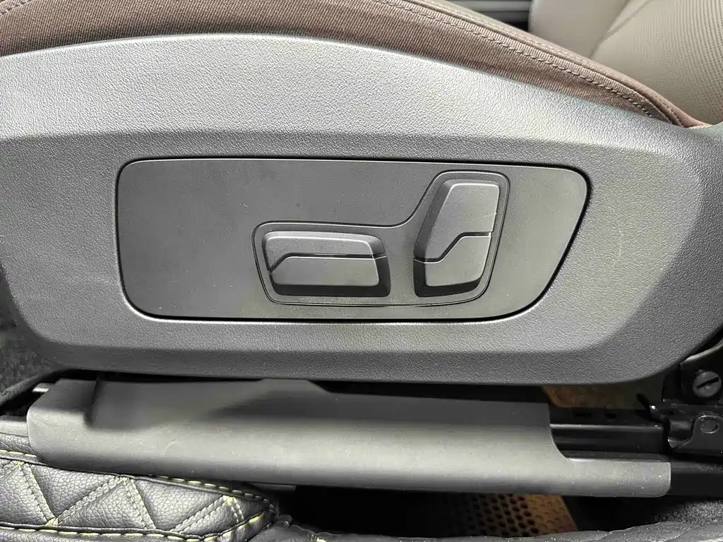 BMW X1 2023 sDrive20Li X Design Package купить на сайте DeffCars