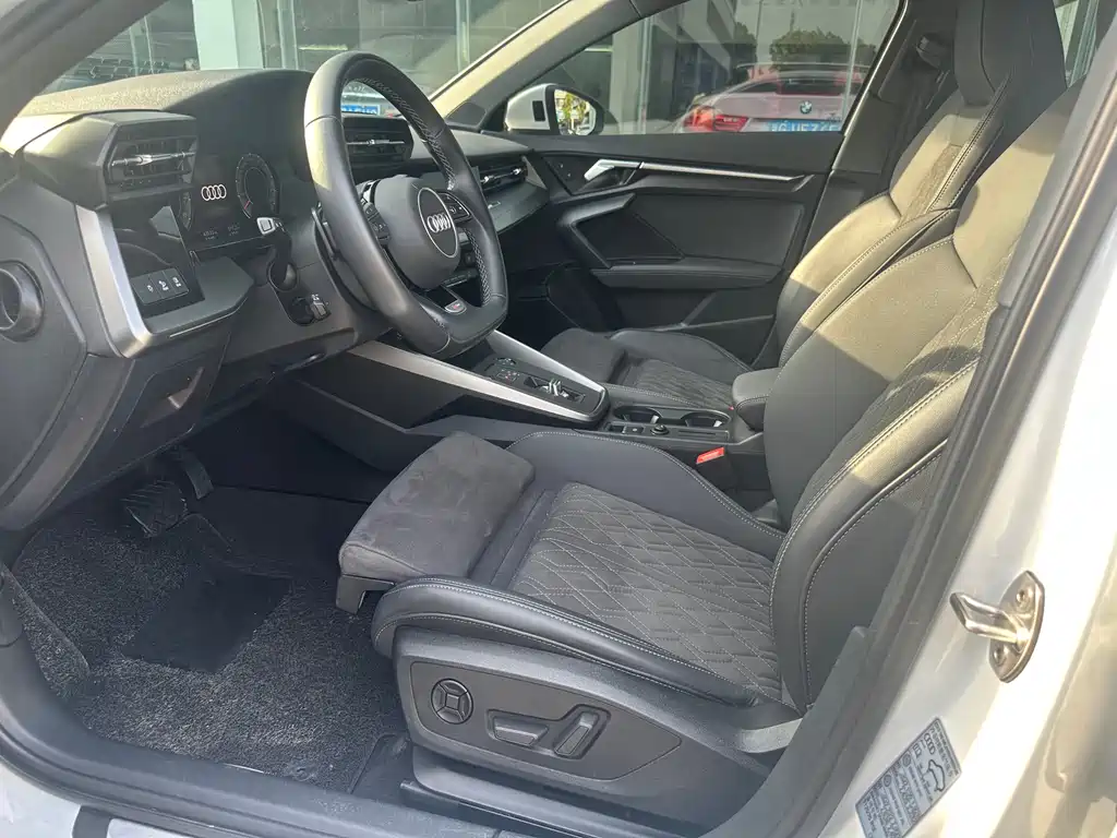 Audi A3 2023 facelift A3L Limousine 35 TFSI luxury sports model купить на сайте DeffCars