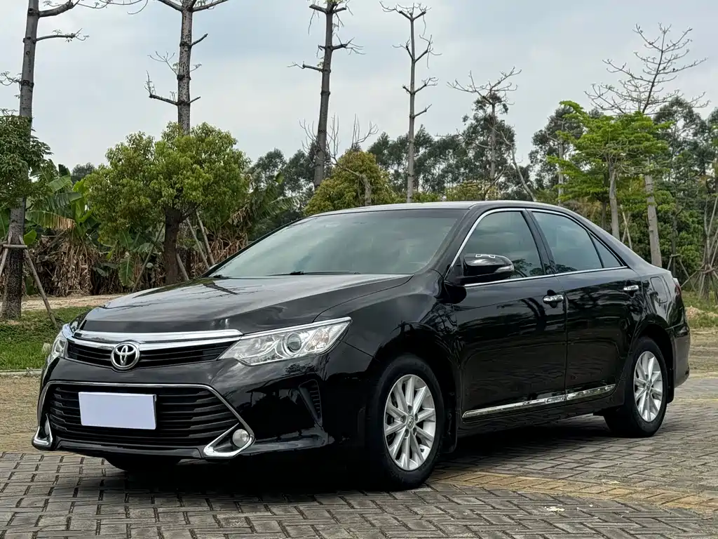 Camry 2016 2.0G 10th Anniversary Leading Edition купить на сайте DeffCars