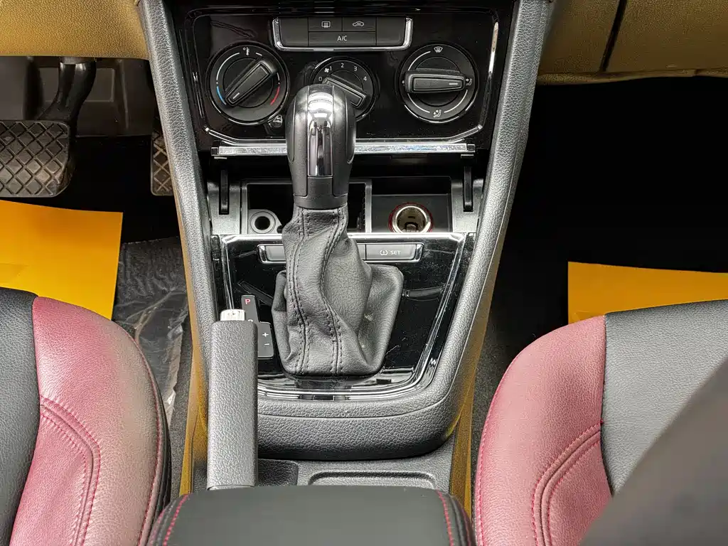 Bora 2019 Bora Legend 1.5L automatic leading type National VI купить на сайте DeffCars