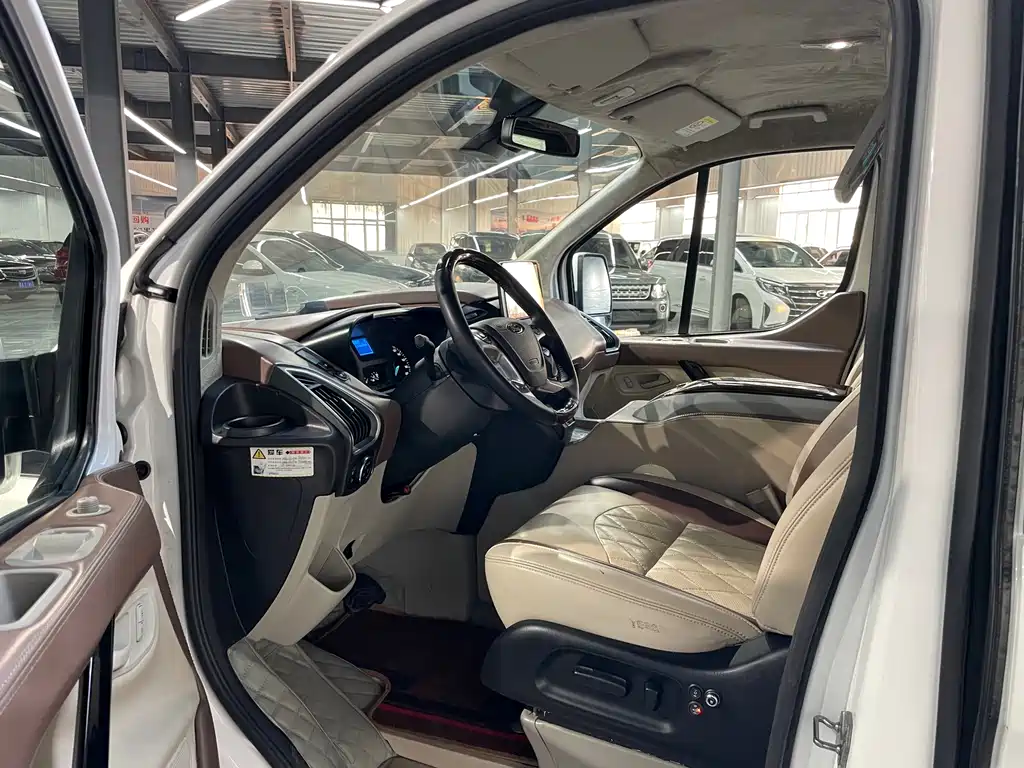 Tourio 2020 2.0T Automatic Elite Edition National VI купить на сайте DeffCars