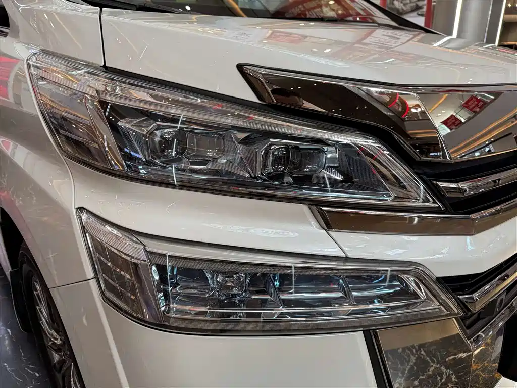 Wilfa 2021 Crown Dual Engine 2.5L HV Premium Edition купить на сайте DeffCars