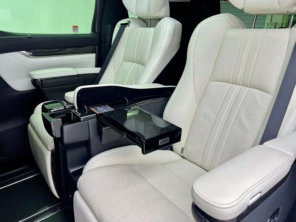 Lexus LM 2020 300h seven-seater elegant version купить на сайте DeffCars