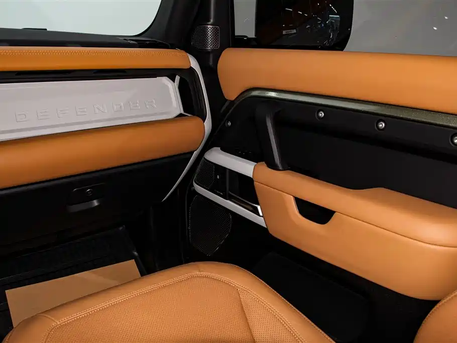 Land Rover Defender 2023 facelift 110 3.0T P400 Dark Special Edition купить на сайте DeffCars