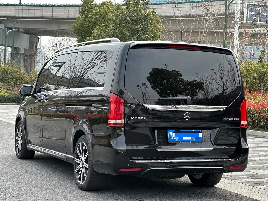 Mercedes-Benz V-Class 2022 V 260 L Long Wheelbase Luxury Edition купить на сайте DeffCars