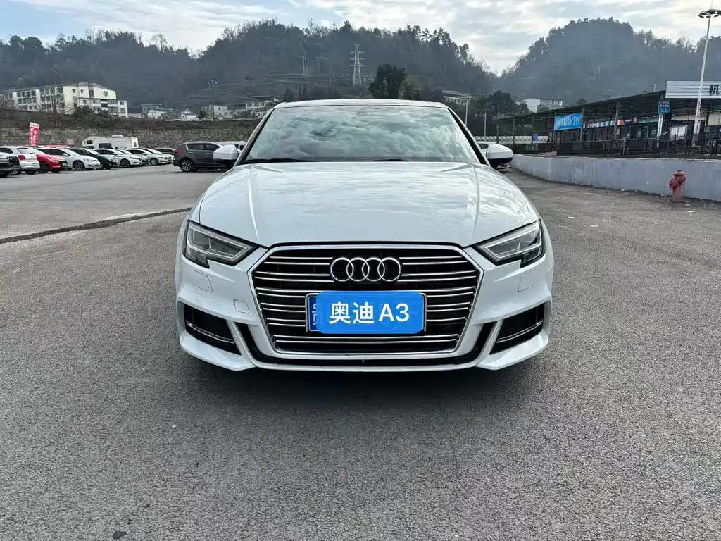 Audi A3 2019 Limousine 35 TFSI Fashion Type National V купить на сайте DeffCars