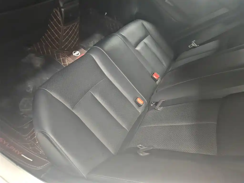 Sylphy 2018 1.6XV CVT Exclusive Edition купить на сайте DeffCars