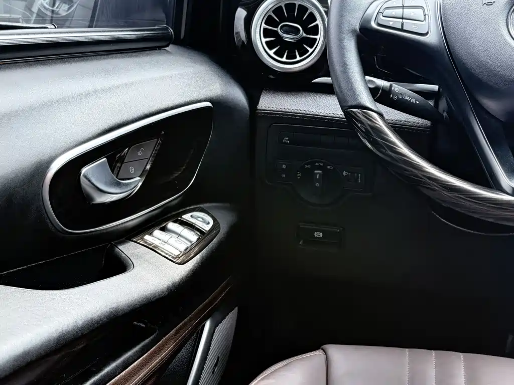 Vito 2021 2.0T Business Edition 7 seats купить на сайте DeffCars