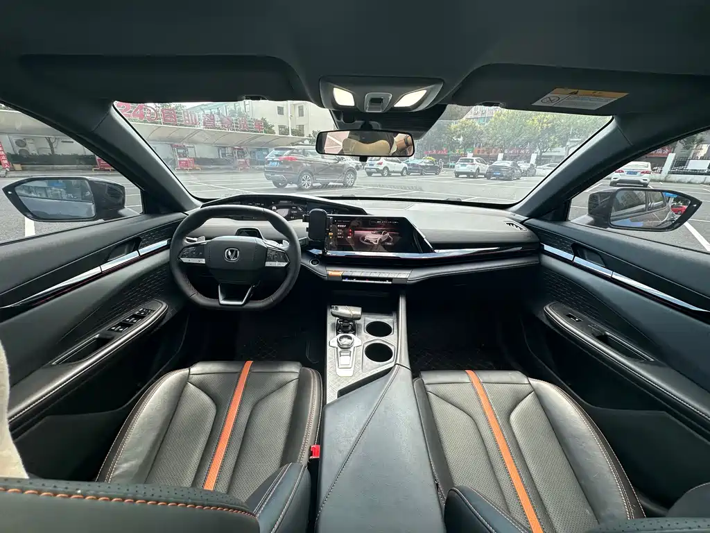 Changan UNI-V 2024 1.5T exclusive model купить на сайте DeffCars