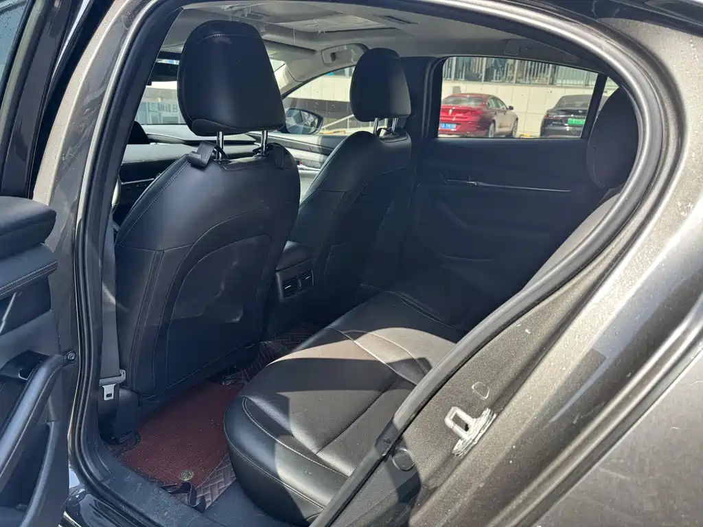 Mazda3 Angkesela 2023 2.0L Automatic Premium Edition купить на сайте DeffCars