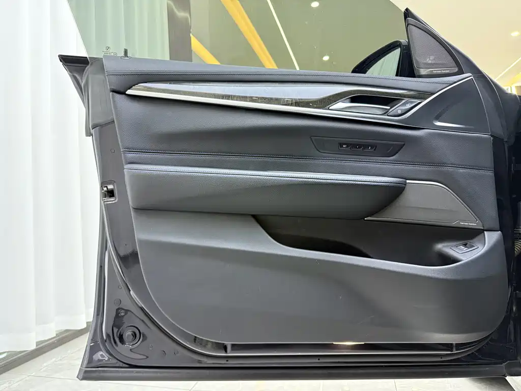 BMW 6 Series GT 2022 630i M Sports Package купить на сайте DeffCars