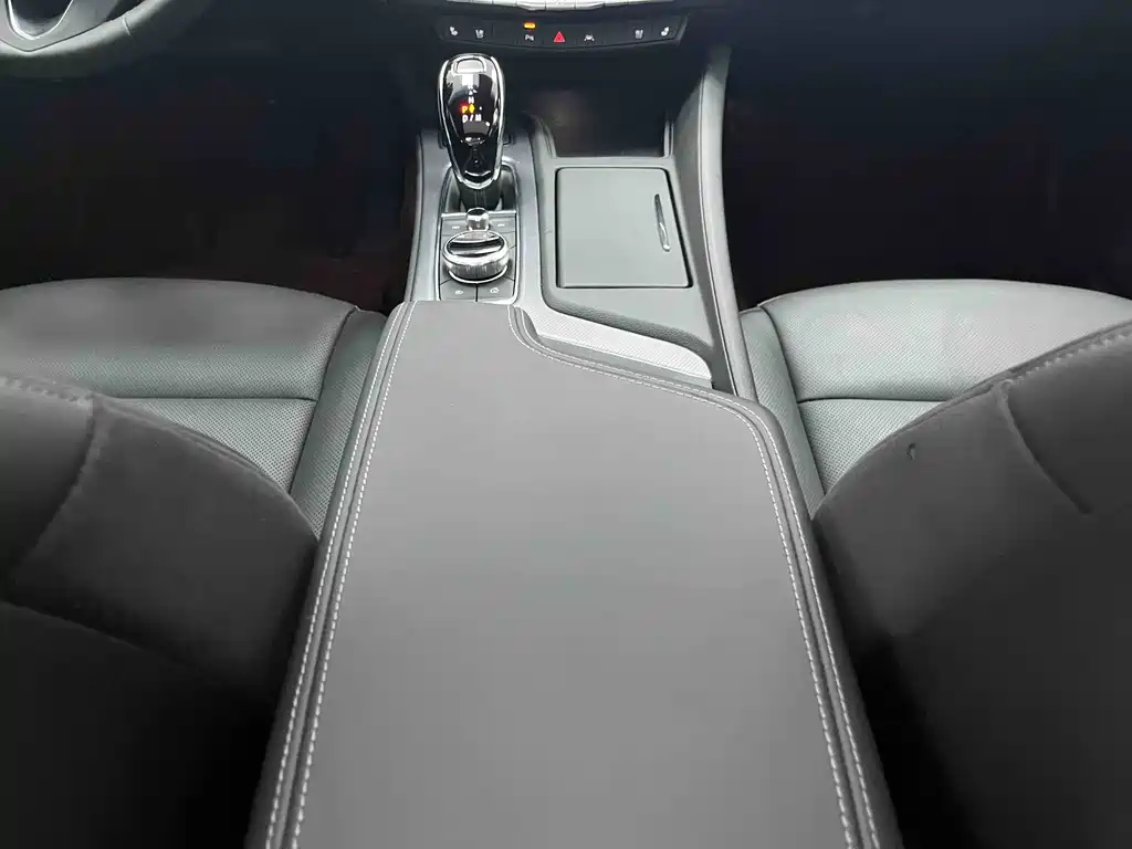 Cadillac CT5 2022 28T luxury model купить на сайте DeffCars