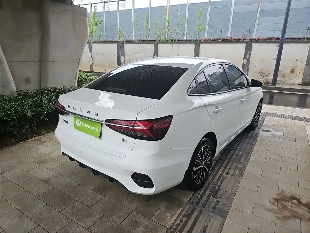 Roewe i5 2021 1.5L CVT Platinum Edition купить на сайте DeffCars