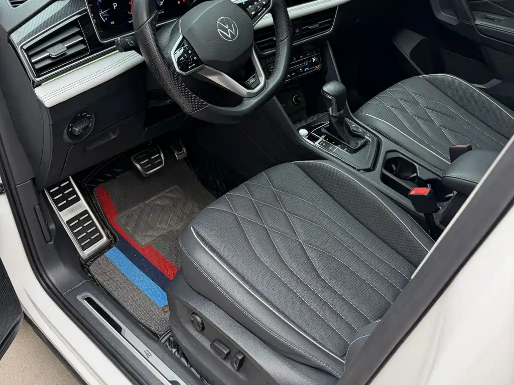 Tiguan L 2022 330TSI automatic two-wheel drive R-Line version купить на сайте DeffCars