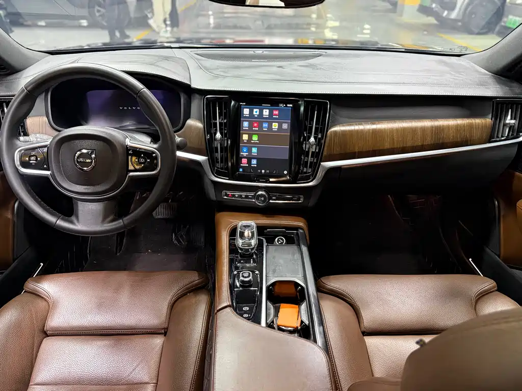 Volvo S90 2022 B5 Zhiyuan Luxury Edition купить на сайте DeffCars