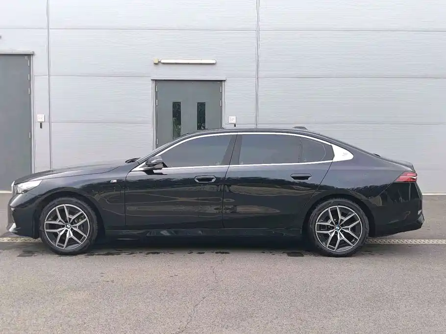 BMW i5 2025 eDrive 35L M Sport Kit купить на сайте DeffCars