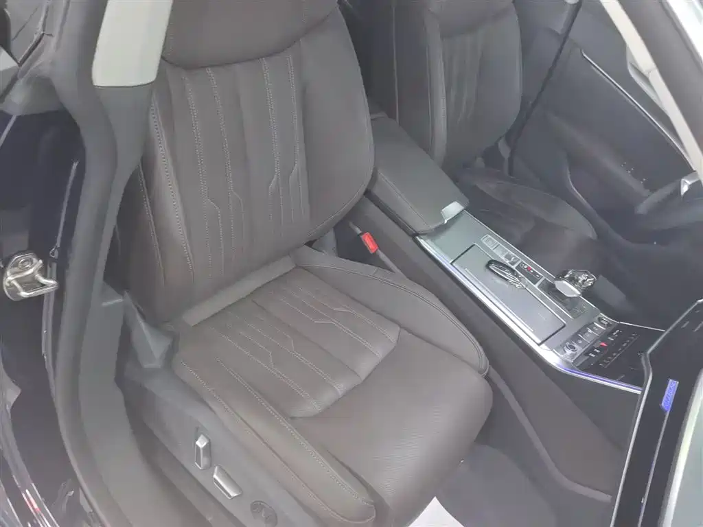 Audi A7L 2024 45TFSI quattro S-line vision type liquid crystal package купить на сайте DeffCars