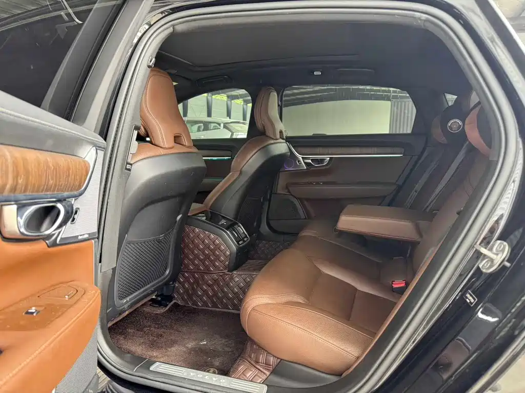 Volvo S90 2023 B5 Zhiyuan Luxury Edition купить на сайте DeffCars