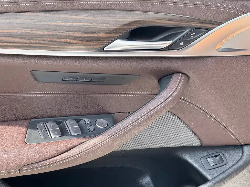 BMW 5 Series 2022 facelift 530Li leading M sports package купить на сайте DeffCars