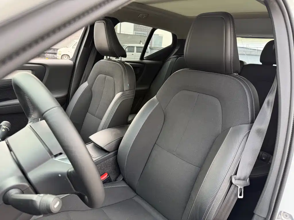 Volvo XC40 2020 T3 Smart Travel Fashion Edition купить на сайте DeffCars