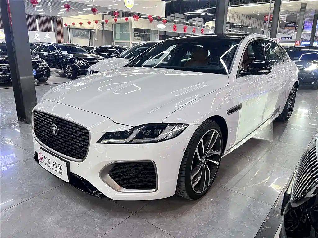 Jaguar XFL 2024 2.0T P300 four-wheel drive flagship sports gold version купить на сайте DeffCars
