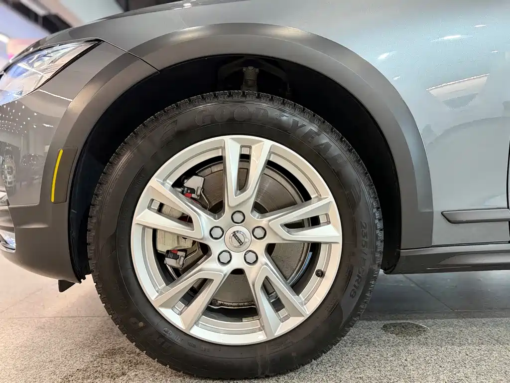 Volvo V90 2019 Cross Country T5 AWD Zhiyuan Edition National VI купить на сайте DeffCars