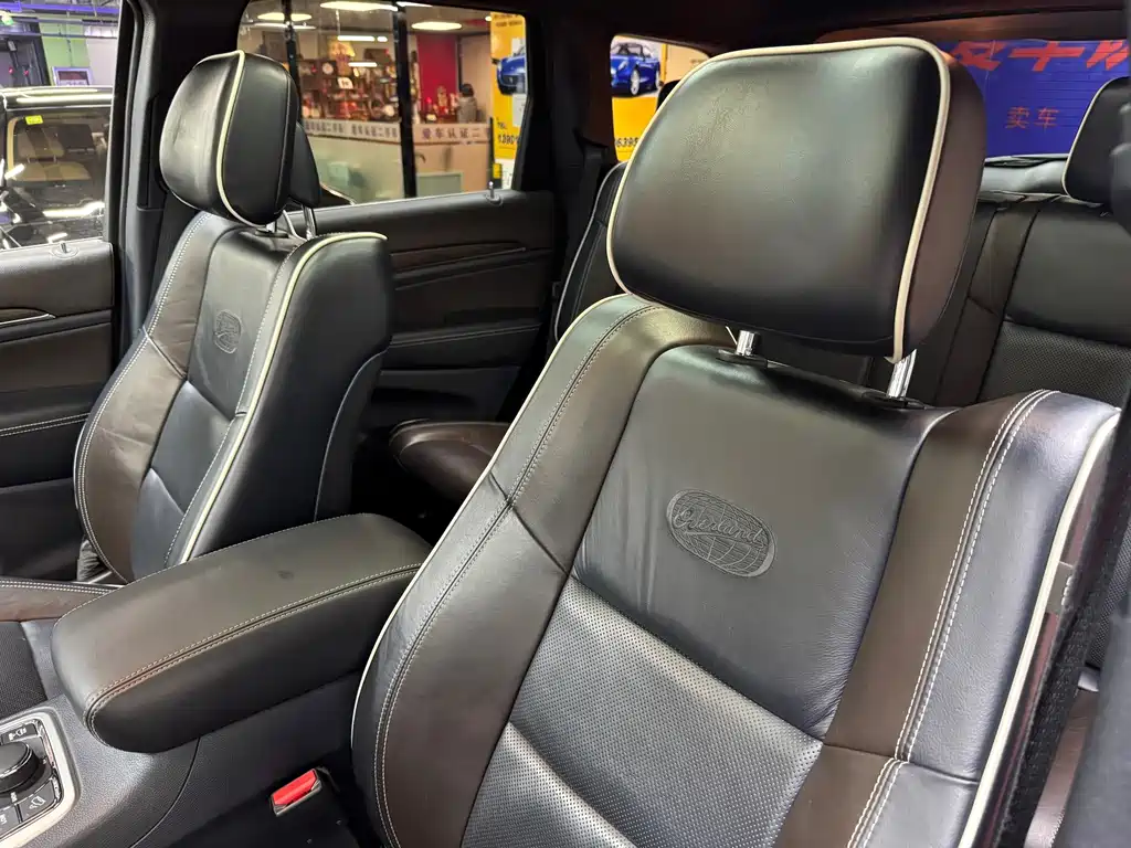 Grand Cherokee imported 2016 3.6L luxury navigation version купить на сайте DeffCars