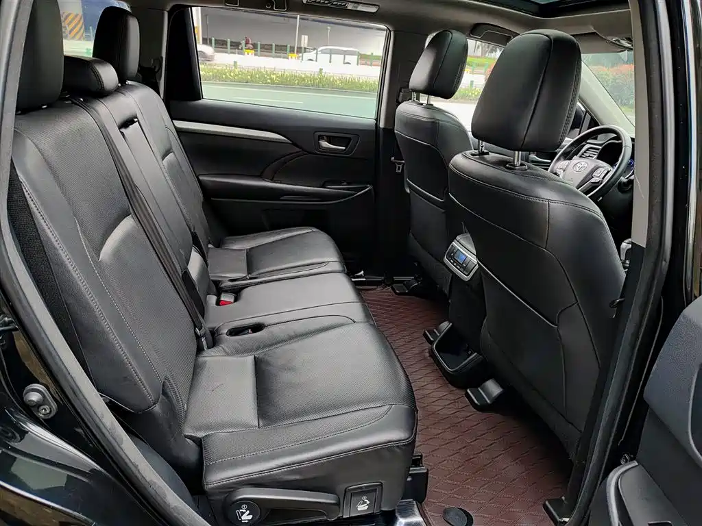 Highlander 2018 2.0T four-wheel drive luxury version 7 seats National V купить на сайте DeffCars