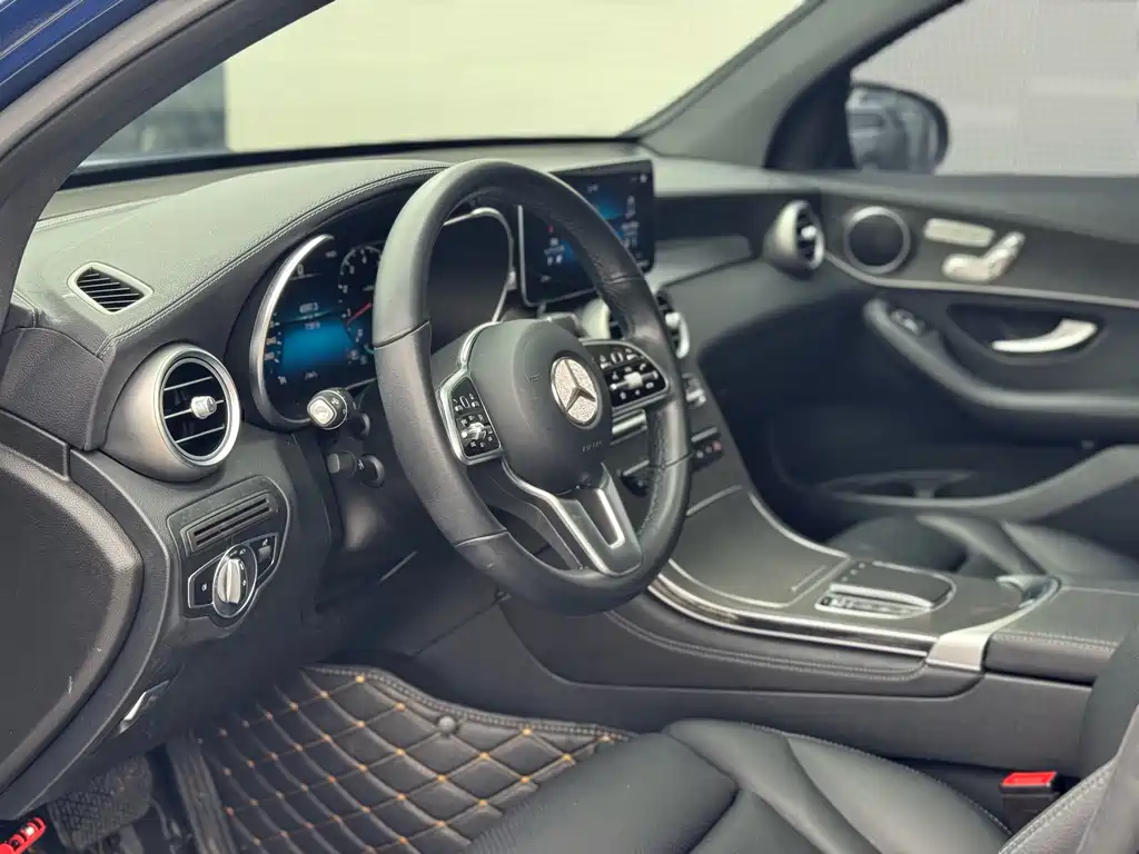 Mercedes-Benz GLC Coupe 2020 GLC 300 4MATIC Coupe SUV купить на сайте DeffCars
