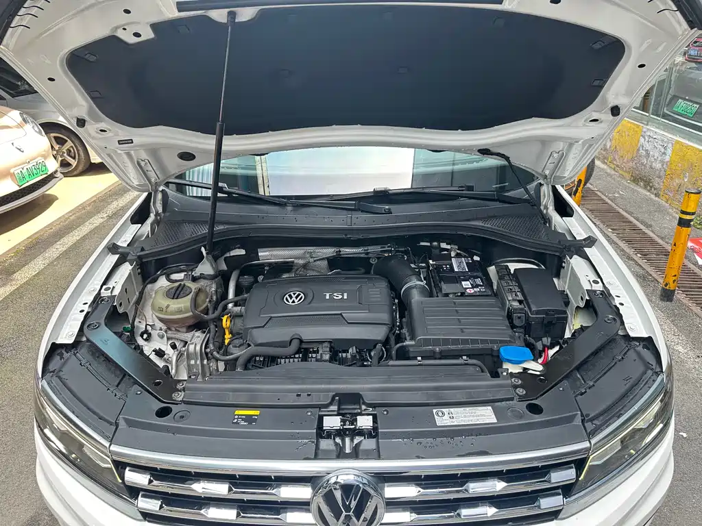 Tiguan L 2017 330TSI automatic two-wheel drive flagship version купить на сайте DeffCars
