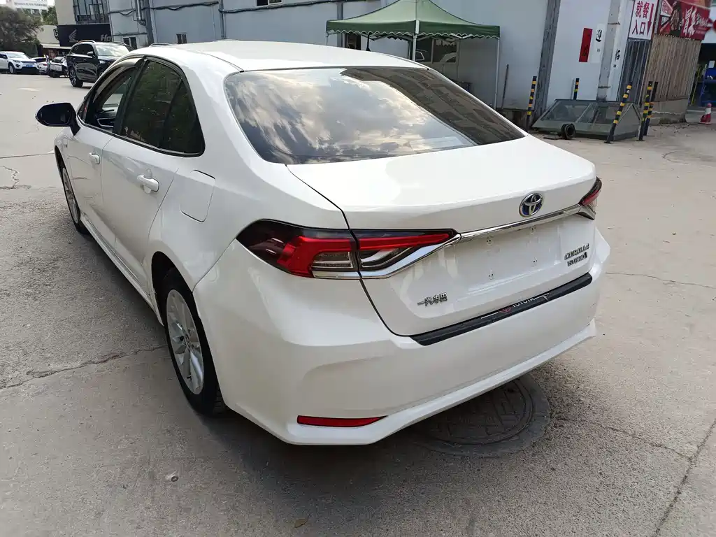 Corolla 2021 Dual Engine 1.8L E-CVT Pioneer Edition купить на сайте DeffCars