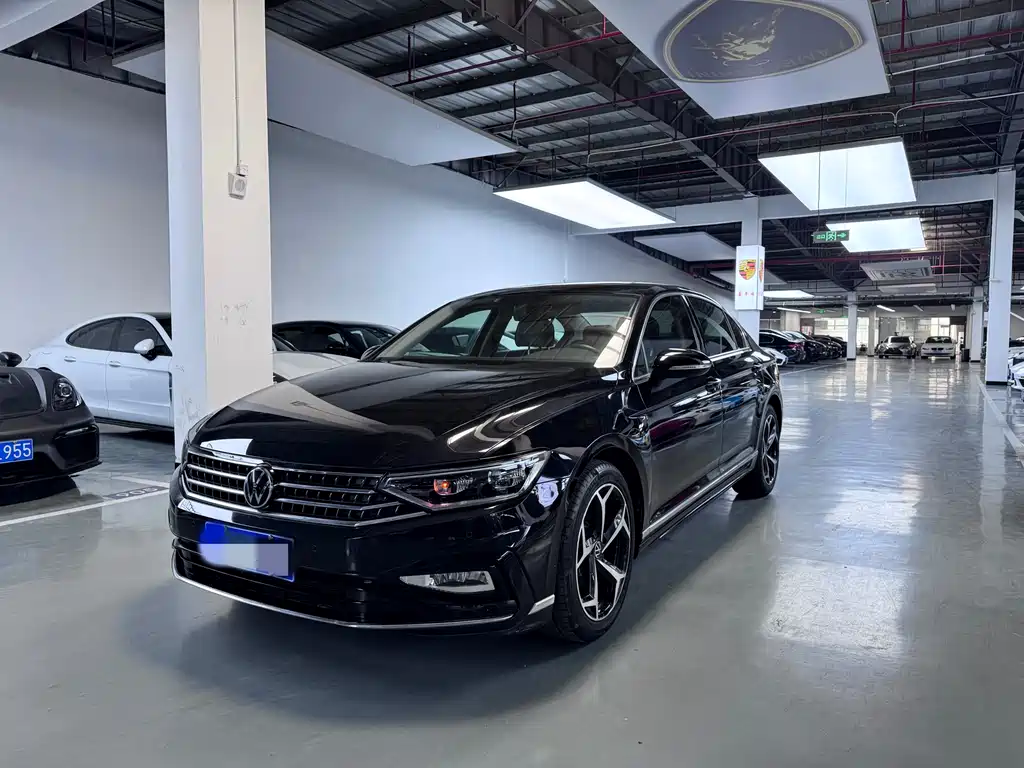 Magotan 2023 2 million commemorative edition 330TSI DSG leading model купить на сайте DeffCars
