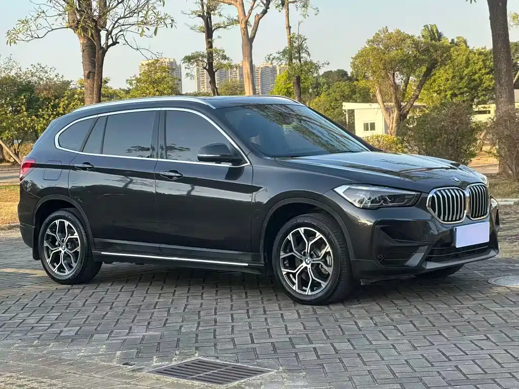 BMW X1 2022 sDrive25Li Leading Model купить на сайте DeffCars
