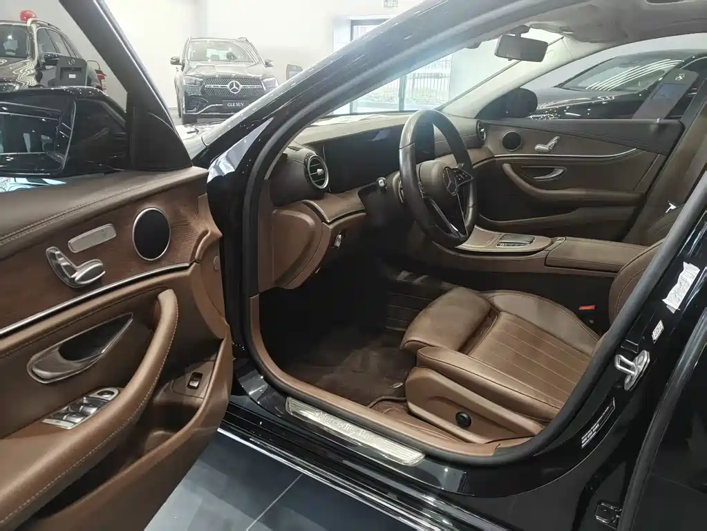 Mercedes-Benz E-Class 2023 E 260 L купить на сайте DeffCars