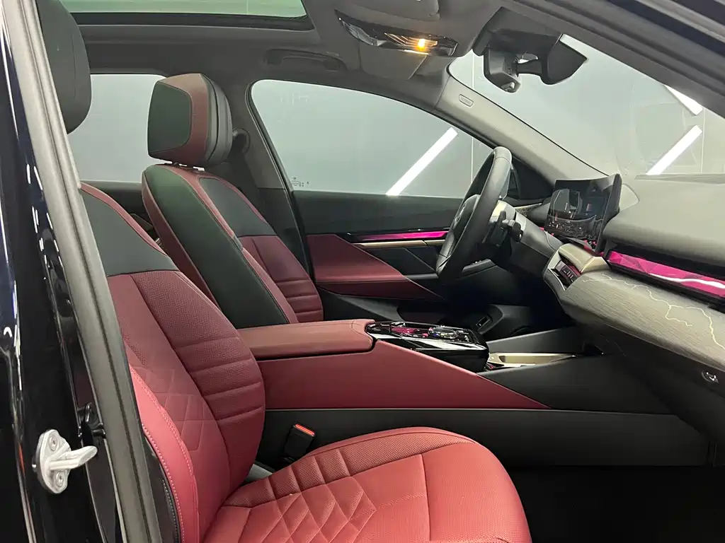 BMW 5 Series 2025 530Li Exclusive M Sports Package купить на сайте DeffCars