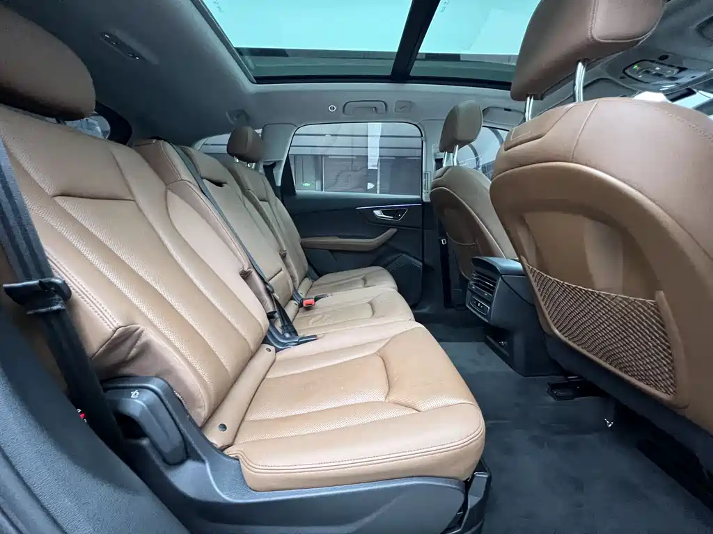 Audi Q7 2023 45 TFSI quattro S line sports купить на сайте DeffCars