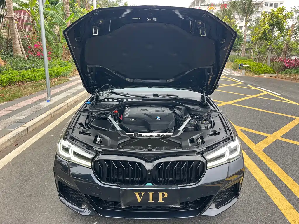 BMW 5 Series 2023 530Li Exclusive M Sports Package купить на сайте DeffCars