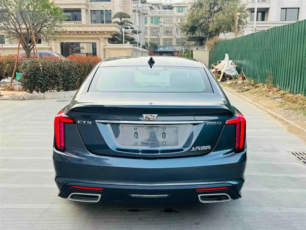 Cadillac CT5 2021 28T Fashion Model купить на сайте DeffCars
