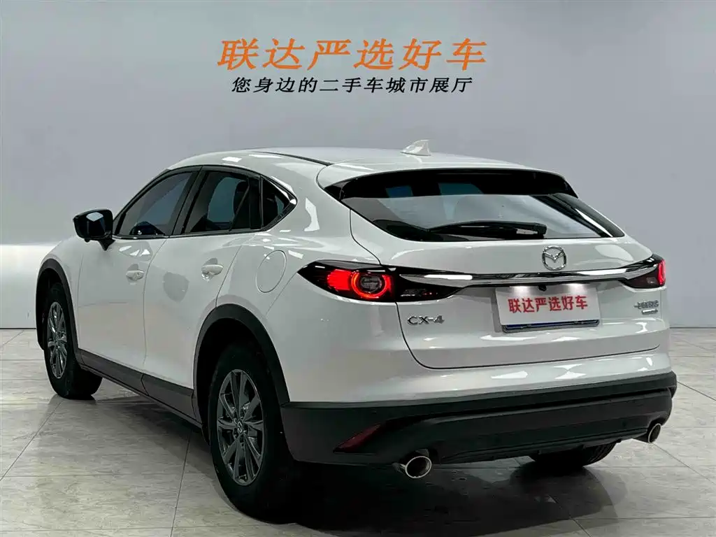 Mazda CX-4 2021 2.0L automatic two-wheel drive Blue Sky Vitality Edition купить на сайте DeffCars